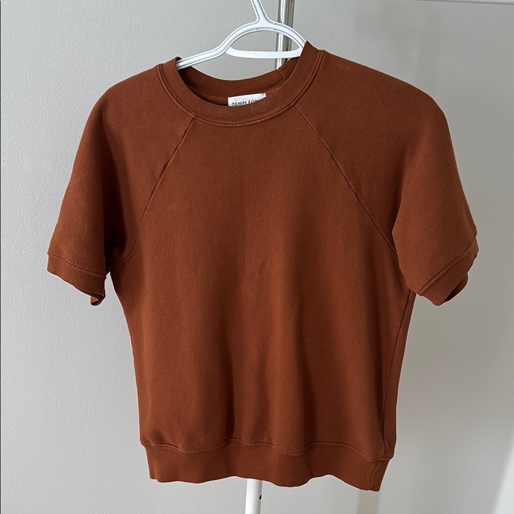 Short Sleeve Crewneck Sweatshirt in Rust Brown